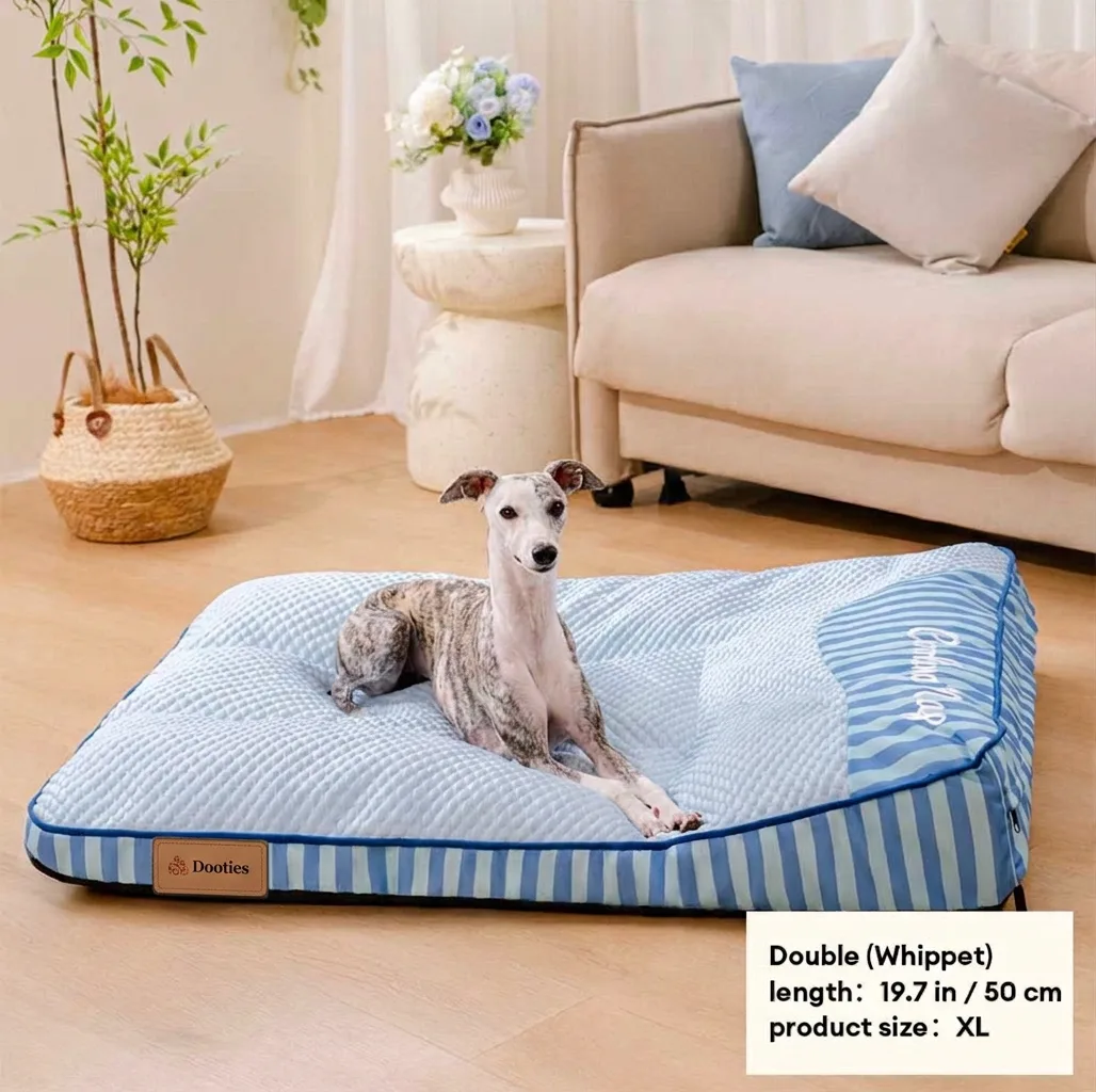 Cooling dog bed with pup